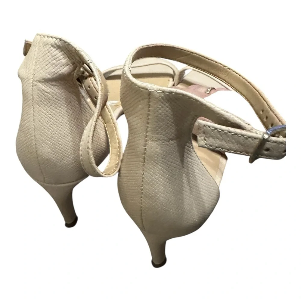 Banana Republic Beige Textured Ankle Strap Heels Sandals Women’s Size 7.5
